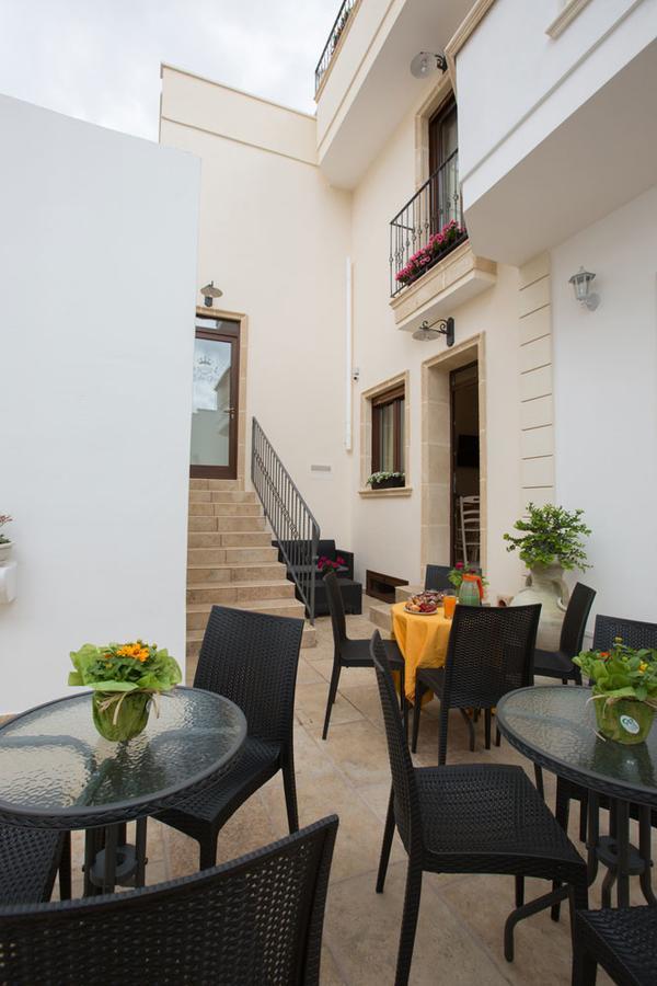 B&B Le Due Gioie Taviano  Buitenkant foto