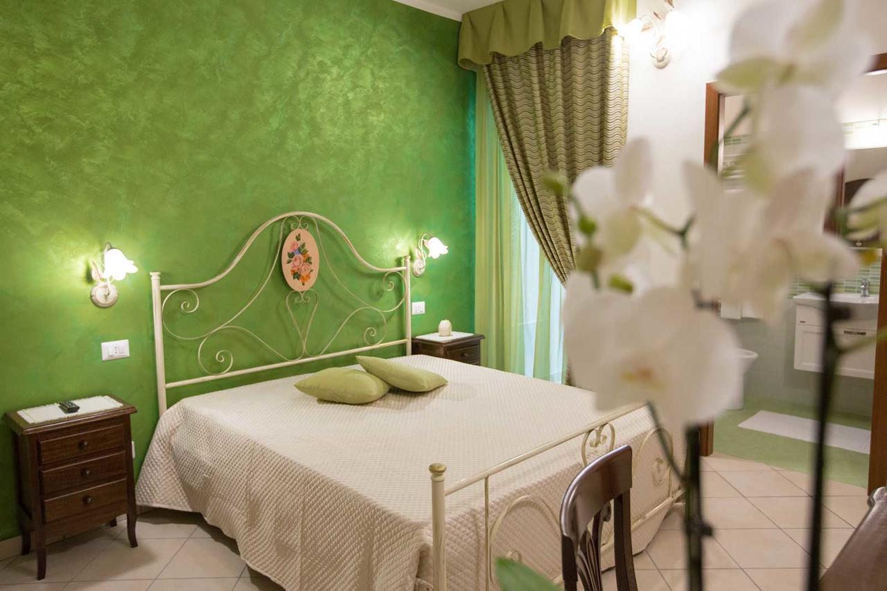 B&B Le Due Gioie Taviano  Buitenkant foto