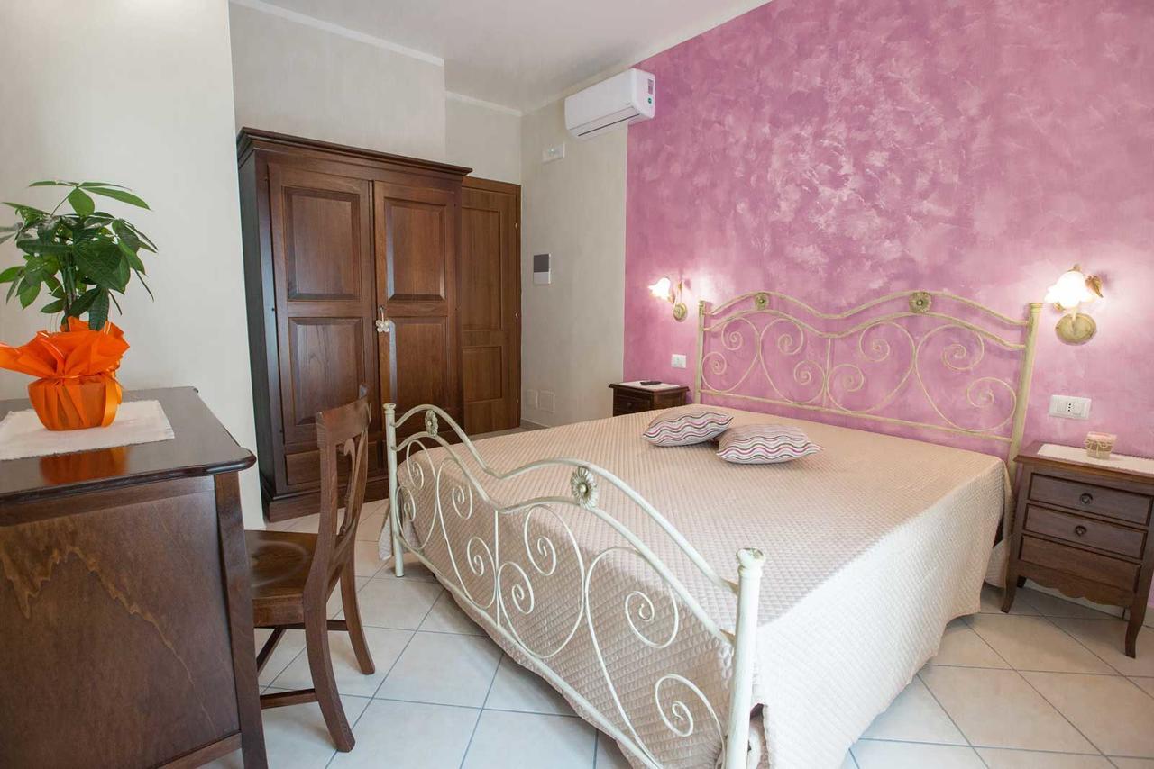 B&B Le Due Gioie Taviano  Buitenkant foto
