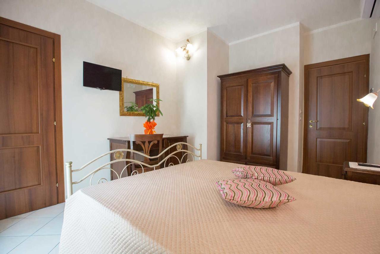 B&B Le Due Gioie Taviano  Buitenkant foto