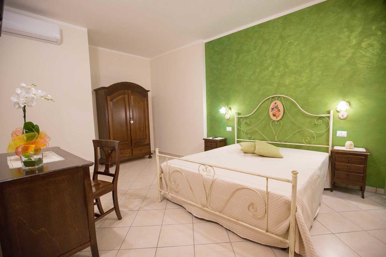 B&B Le Due Gioie Taviano  Buitenkant foto