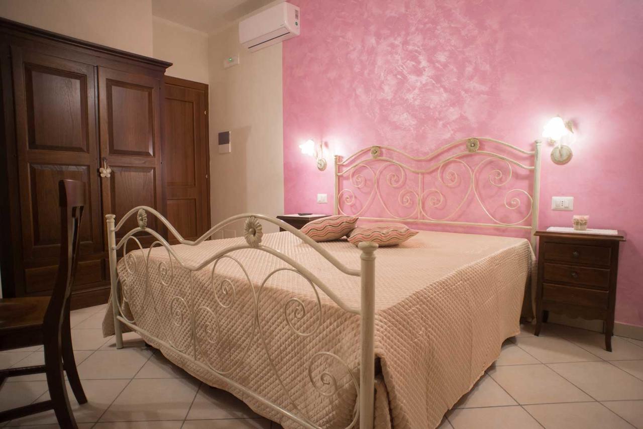 B&B Le Due Gioie Taviano  Buitenkant foto