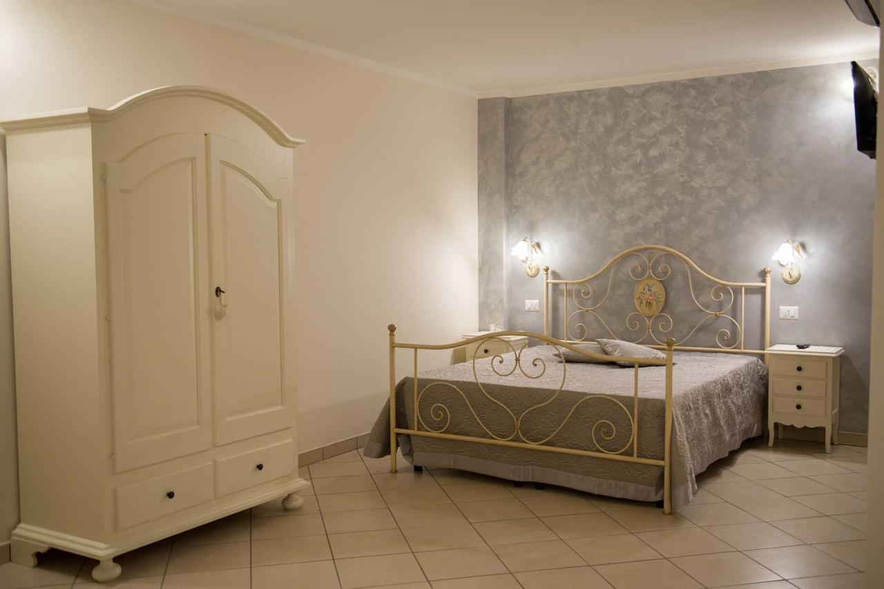 B&B Le Due Gioie Taviano  Buitenkant foto