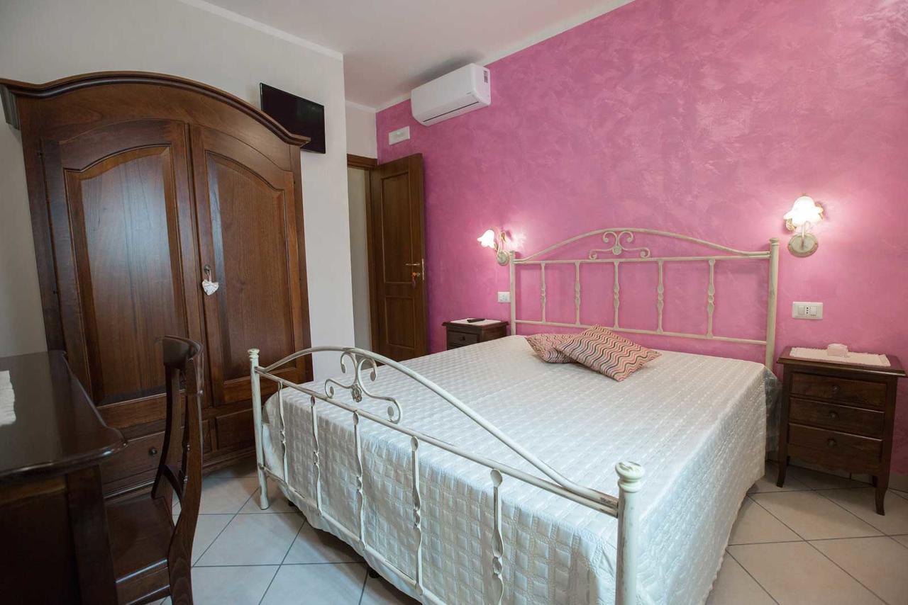 B&B Le Due Gioie Taviano  Buitenkant foto